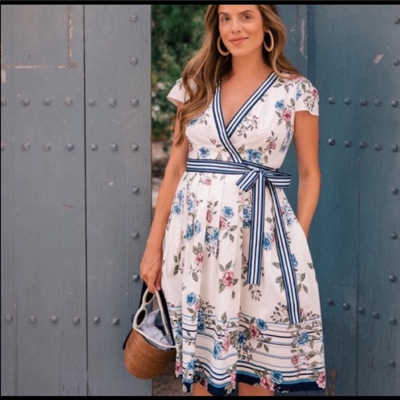 Gal Meets Glam Dresses & Skirts - Gal Meets Glam Teresa Floral Corton Wrap Dress